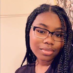 Meet your Posher, Lia